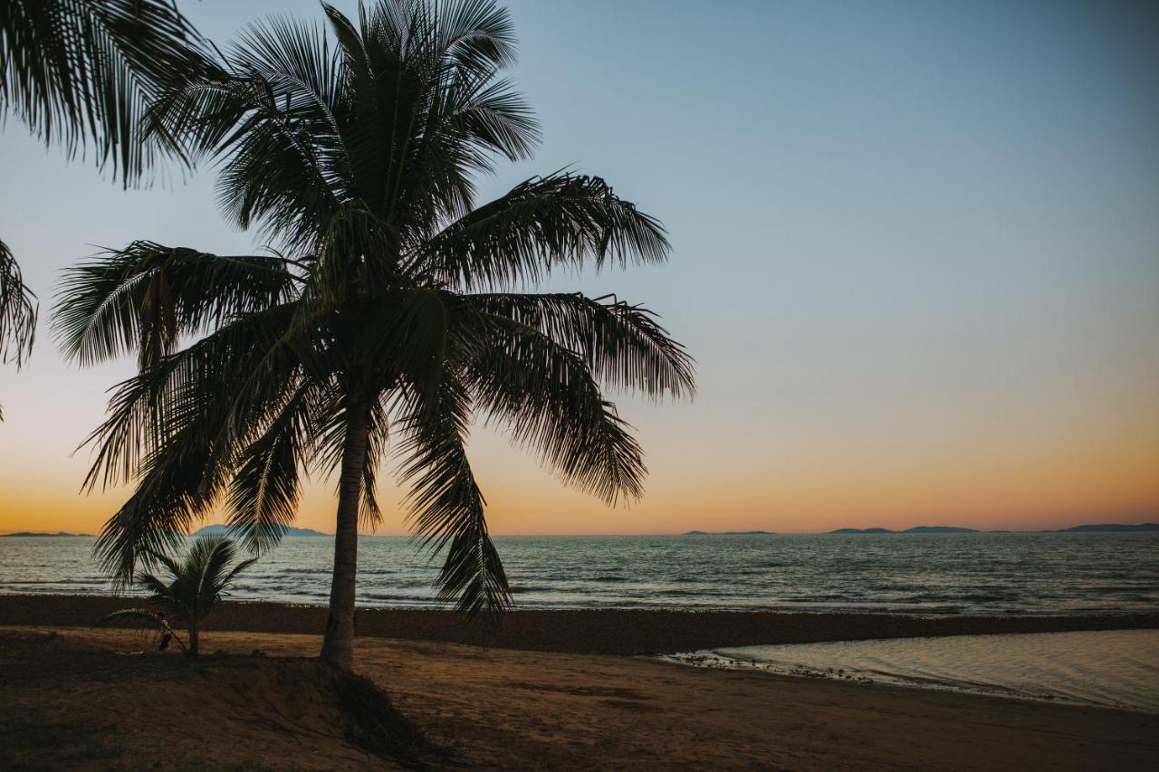 Balgal Beach Units Rollingstone 외부 사진
